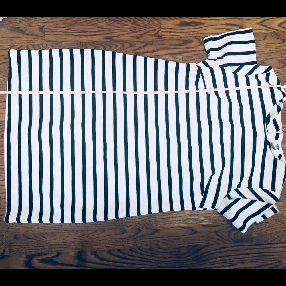 Black and white stripped knit dress